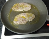 Foto del paso 9 de la receta: Pavo finas hierbas con ensalada dulce