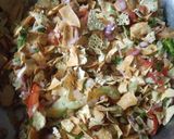 A picture of step 3 of Papad chat.