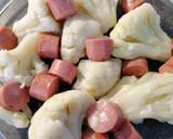 Foto del paso 6 de la receta: Coliflor gratinada con salchichas y salsa de queso