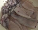Foto del paso 2 de la receta: Guisado de calamares para el viernes