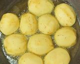A picture of step 2 of Dum aloo biryani.