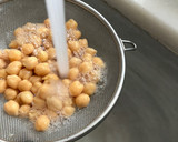 Foto del paso 1 de la receta: Garbanzos crujientes en airfryer con zaatar libanés