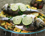 Foto del paso 5 de la receta: Dorada al horno asada con patatas