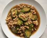 รูปขั้นตอนการทำที่ 2 ของ ผัดมะเขือยาวไก่สับ 🥒🐔💚
