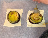 Foto del paso 8 de la receta: Hojaldre de berenjena con pera encebollado y corona de cabra