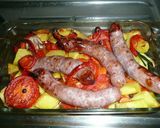 Foto del paso 3 de la receta Salchichas o butifarras al horno con hortalizas y patatas