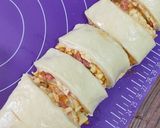 Foto langkah ke 8 dari resep Sucuk & Cheese Rolls (Roti Pizza Gulung).