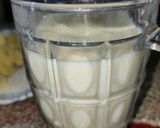 A picture of step 3 of Banana dates milkshake.