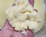 Foto del paso 2 de la receta: 🇮🇹 Srtacciatella casera 🇮🇹 A base de queso muzzarella hilado y crema de leche