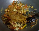 Foto langkah ke 4 dari resep Mi goreng jawa.