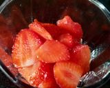 स्ट्रॉबेरी लेमोनेड (strawberry lemonade recipe in Hindi) रेसिपी चरण 2 फोटो