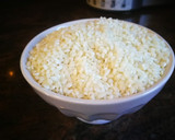 Foto del paso 2 de la receta: Arroz salteado con huevo campero y plátano