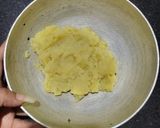 A picture of step 1 of Singhare atta pakoda.