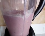 A picture of step 3 of Easter special milkshake.
