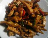 Foto langkah ke 4 dari resep Ceker oseng tahu kecap.