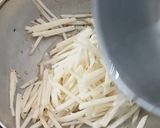 Foto langkah ke 2 dari resep Tumis bengkuang.