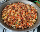 Foto del paso 6 de la receta: Chicharrones de secreto ibérico con setas y arroz en paella