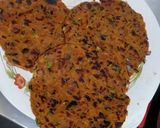 प्याज ओर मेथी के थेपले (Pyaz aur methi ke theple recipe in Hindi) रेसिपी चरण 5 फोटो
