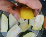 A picture of step 2 of Soy Limang Terung (Eggplant with Soya and lemon).