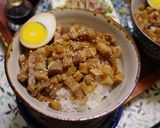 A picture of step 4 of Lu Rou Fan (滷肉飯, Taiwanese Braised meat rice bowl).