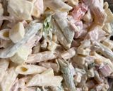 Sajtos, almás, csirkemell sonkás tésztasaláta recept fázis 4 fotója