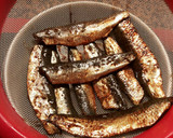 Foto del paso 23 de la receta: Brochetas de sardinas marinadas con alcachofas