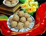 मकर संक्रांति स्पेशल मावा तिल लड्डू(makar sankranti special mawa til laddu recipe in hindi) रेसिपी चरण 4 फोटो