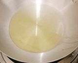A picture of step 3 of Fried Bhindi.