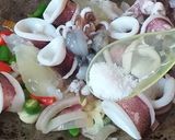 Gambar langkah 5 resipi Sotong Masak Tinta.