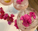 Foto del paso 2 de la receta: Gin Tonic Floral