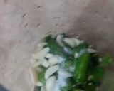 A picture of step 2 of Podina ke chutnney.