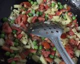 A picture of step 2 of Veggi macroni.