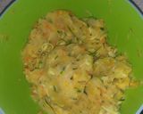 Foto del paso 1 de la receta: Tortitas de papa con zucchini, zanahoria y queso