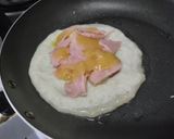 Foto del paso 3 de la receta: Arepa🫓de maíz🌽peto con relleno🥓hawaiano🧀🍍🥯