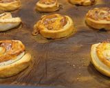 Foto del paso 5 de la receta Espirales Crujientes de masa de Pizza con Embutidos y Queso Fundente al horno