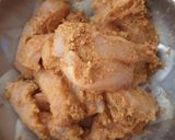 A picture of step 1 of Chilli Chicken.
