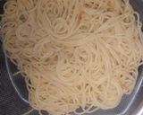 Foto langkah ke 3 dari resep Spaghetti Saus Sarden ala Resto.