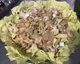 Une image de l'étape 10 de Salade d'endives et Castelfranco aux pignons de pin et leerdammer.