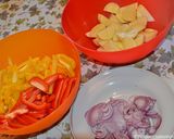 Foto del passaggio 1 della ricetta Pollo con peperoni e patate