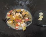 Foto langkah ke 3 dari resep Tahu kuah udang.