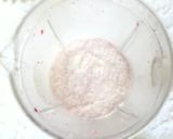 A picture of step 1 of Strawberry Milkshake.