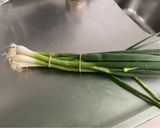 Une image de l'étape 2 de Pommes de terre sautées aux oignons nouveaux.
