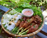 A picture of step 4 of Bánh Hỏi with Grilled Meat.