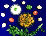 A picture of step 7 of Cauliflower Peas Curry.