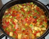 Foto del paso 10 de la receta: Pisto (fritada de verduras varias)