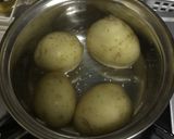 A picture of step 1 of Beef potato cake.