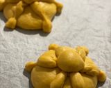 Foto del paso 4 de la receta: Pan de muerto de calabaza by @latoneira