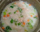Foto langkah ke 4 dari resep Bubur Nasi Ayam Sayur.