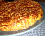 Foto del paso 6 de la receta: Tortilla de cebolla caramelizada y butifarró de ceba (morcilla de cebolla)
