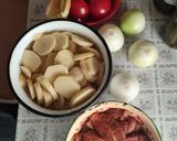2005. Egyszerű tepsis hús és köret 😋 recept fázis 1 fotója